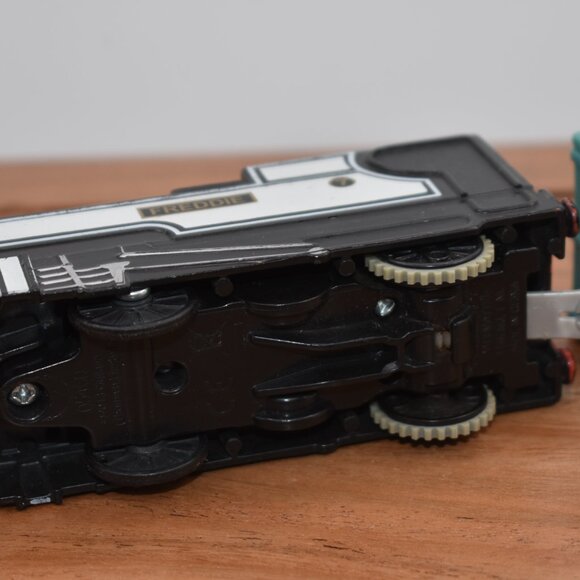 Freddie Trackmaster - Thomas & Friends Motorized Engine Train w/ Cargo Car 2013 - Picture 8 of 9